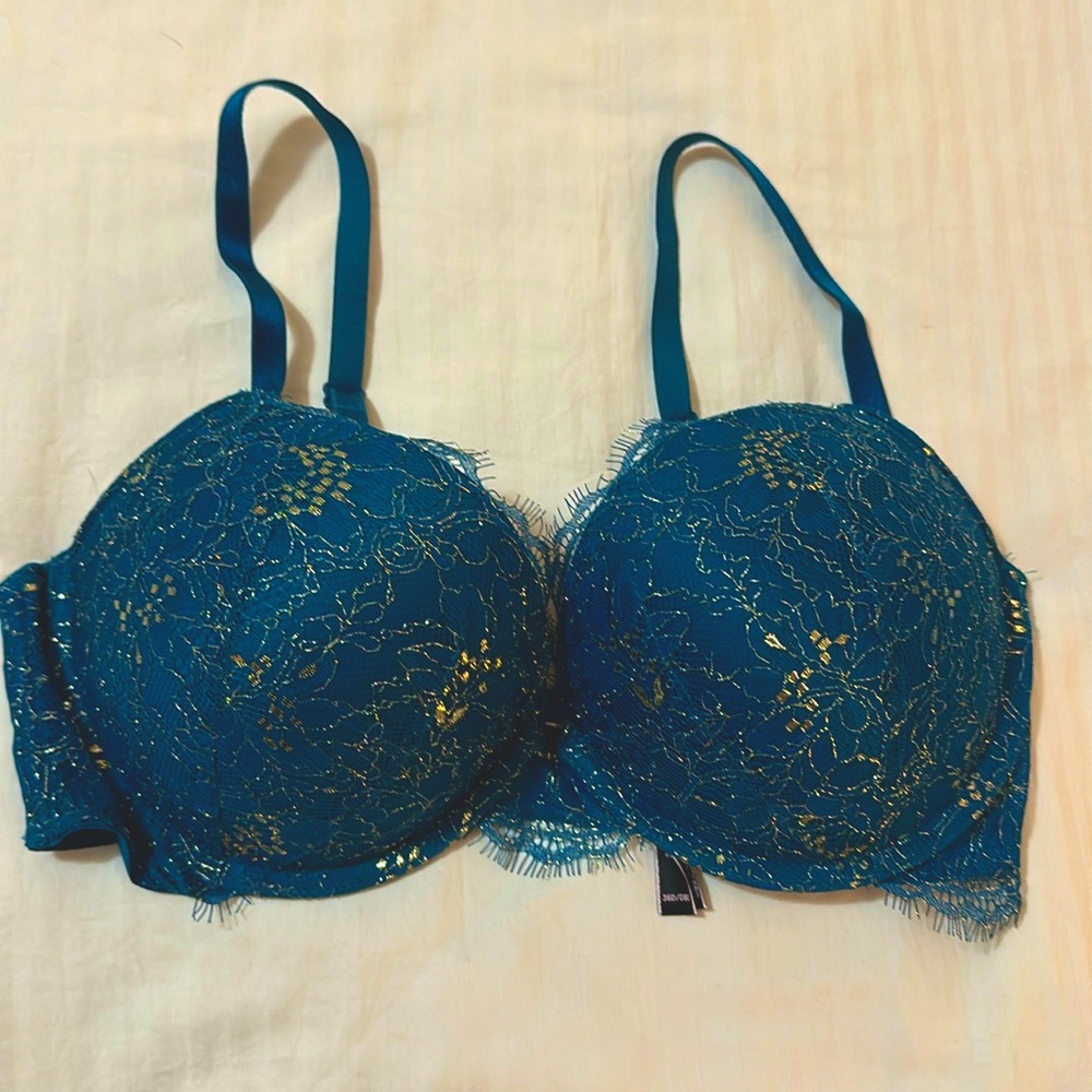 Basically new Victoria Secret push up very sexy teal and gold bra 36D